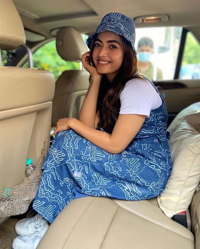 Rashmika Mandanna Latest Pics of Instagram